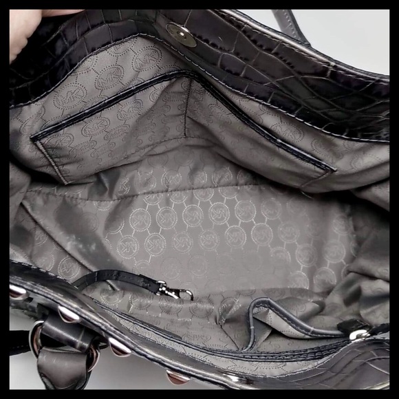 Michael Kors Large Hamilton
Studded Leather Tote - Picture 14 of 16